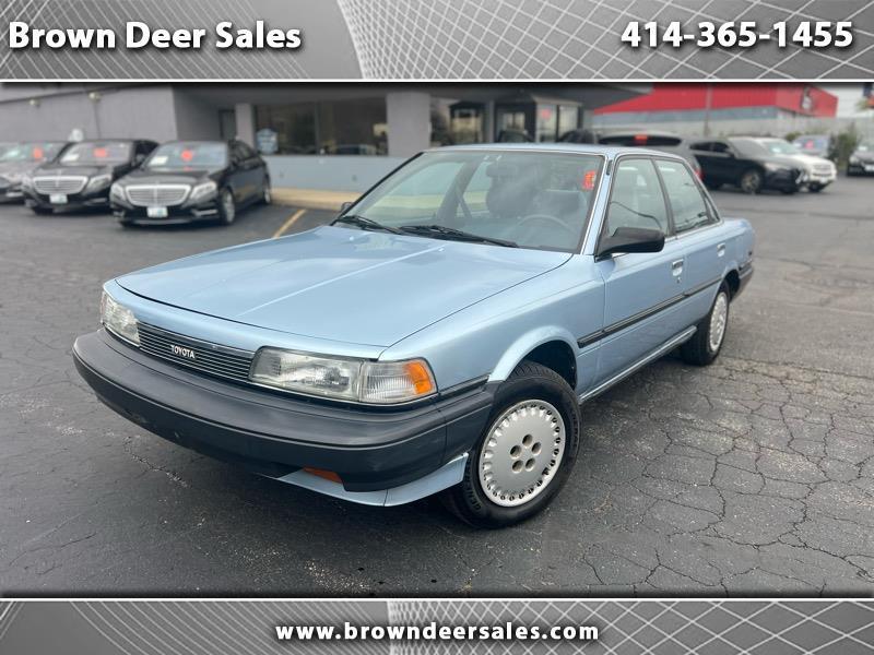 Toyota Camry DLX 1990