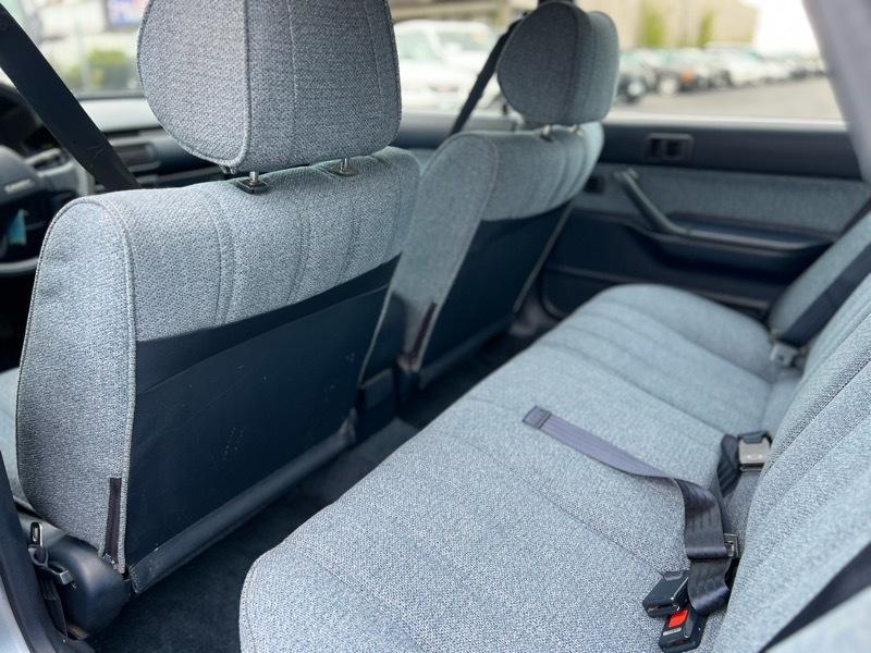 Toyota Camry DLX 1990