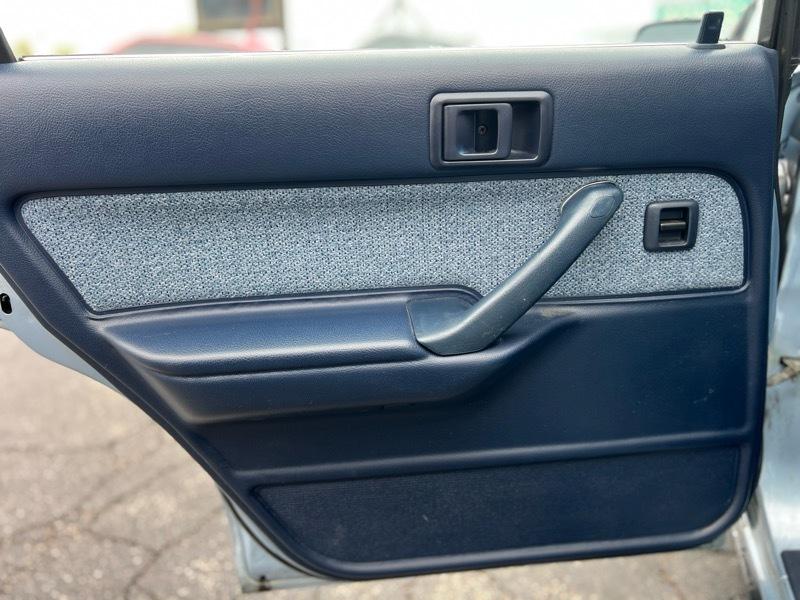 Toyota Camry DLX 1990