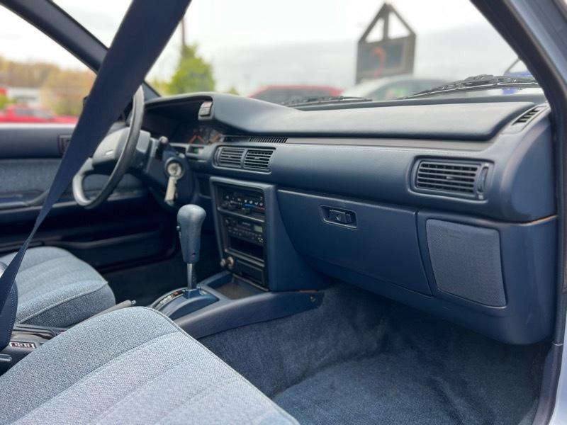 Toyota Camry DLX 1990