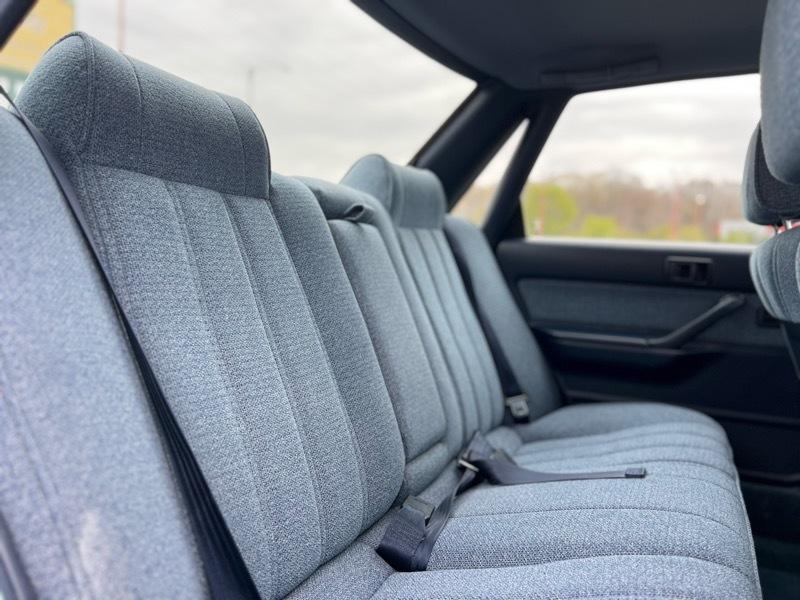 Toyota Camry DLX 1990