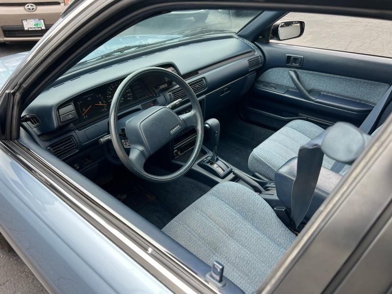 Toyota Camry DLX 1990
