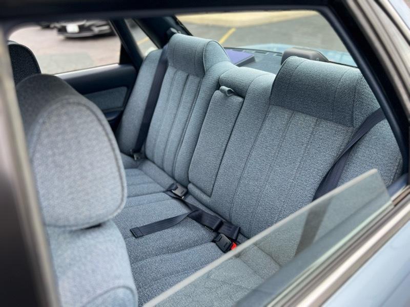 Toyota Camry DLX 1990