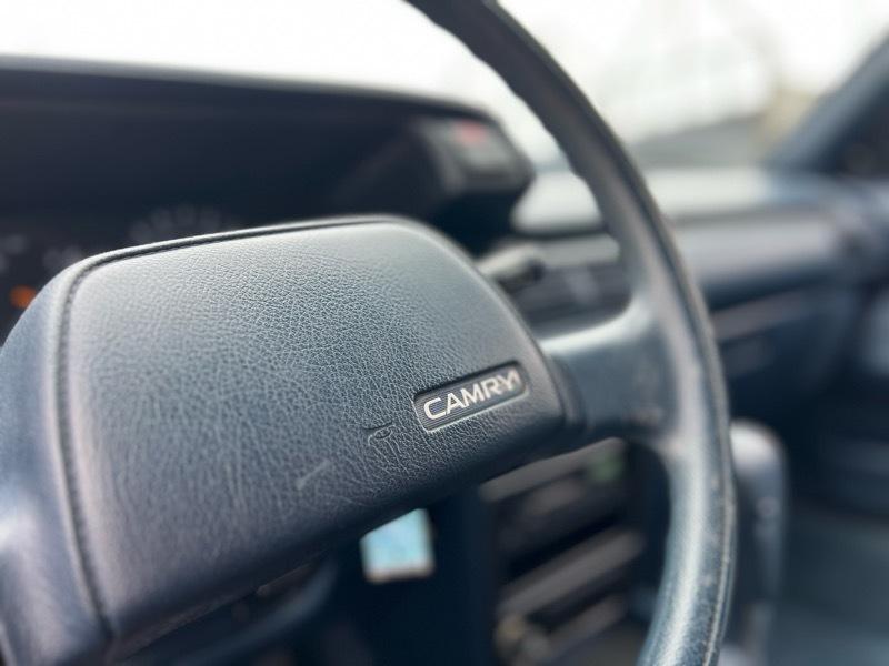 Toyota Camry DLX 1990