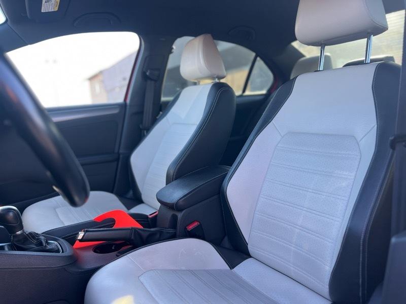 Volkswagen Jetta SE 6A 2016