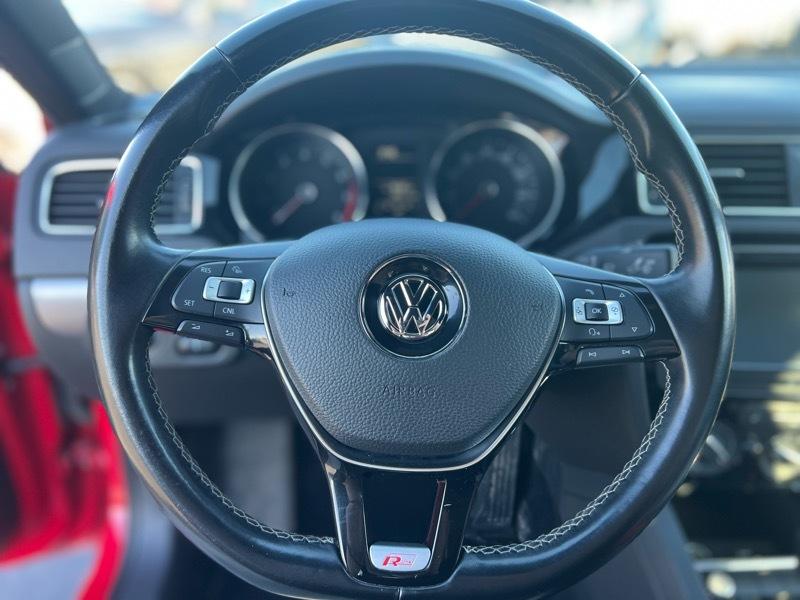 Volkswagen Jetta SE 6A 2016