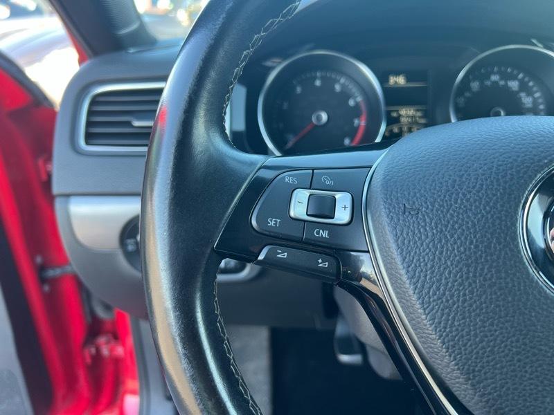 Volkswagen Jetta SE 6A 2016