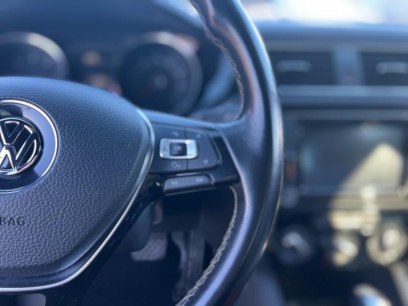 Volkswagen Jetta SE 6A 2016