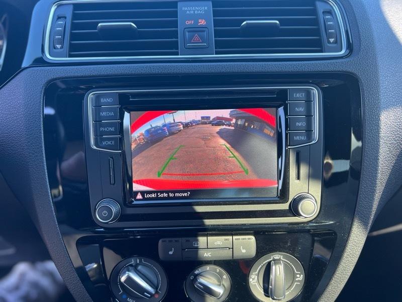 Volkswagen Jetta SE 6A 2016