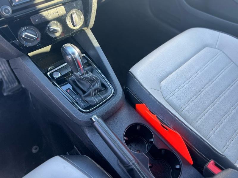 Volkswagen Jetta SE 6A 2016