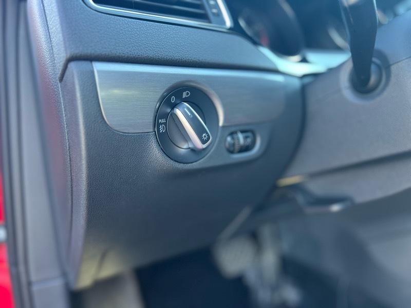 Volkswagen Jetta SE 6A 2016