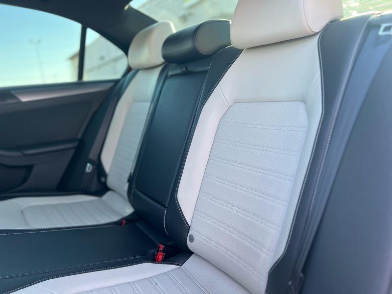 Volkswagen Jetta SE 6A 2016