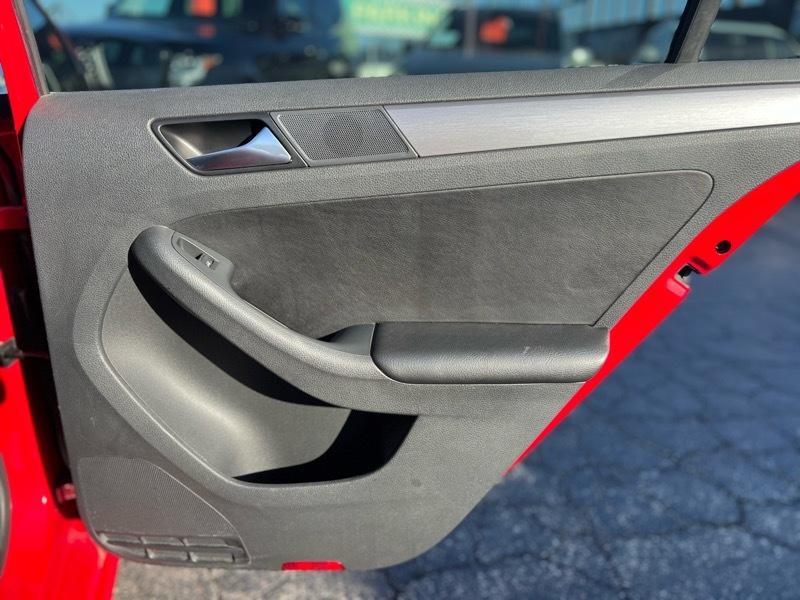 Volkswagen Jetta SE 6A 2016