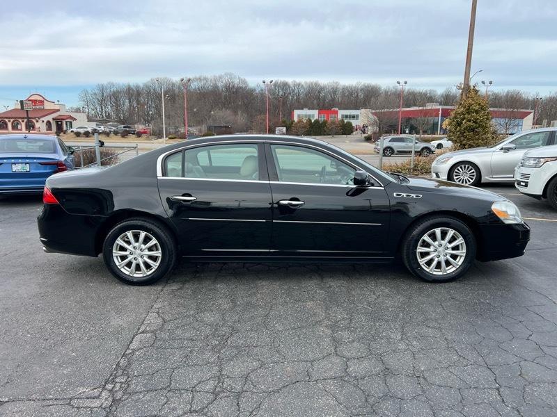 Buick Lucerne CXL 2011