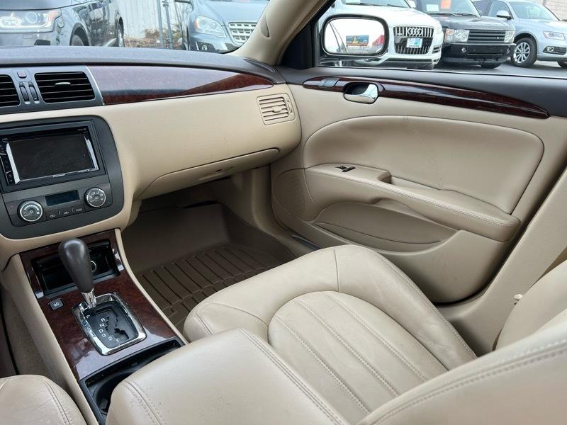 Buick Lucerne CXL 2011