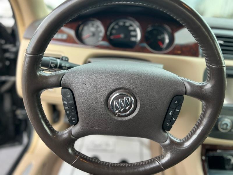 Buick Lucerne CXL 2011