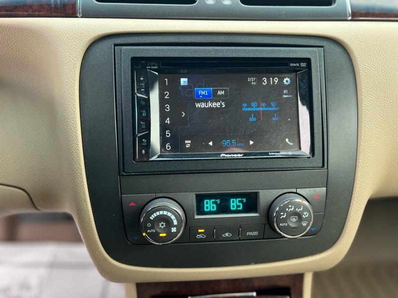 Buick Lucerne CXL 2011