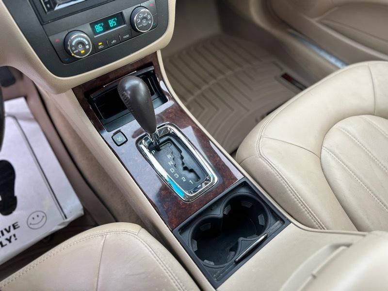 Buick Lucerne CXL 2011