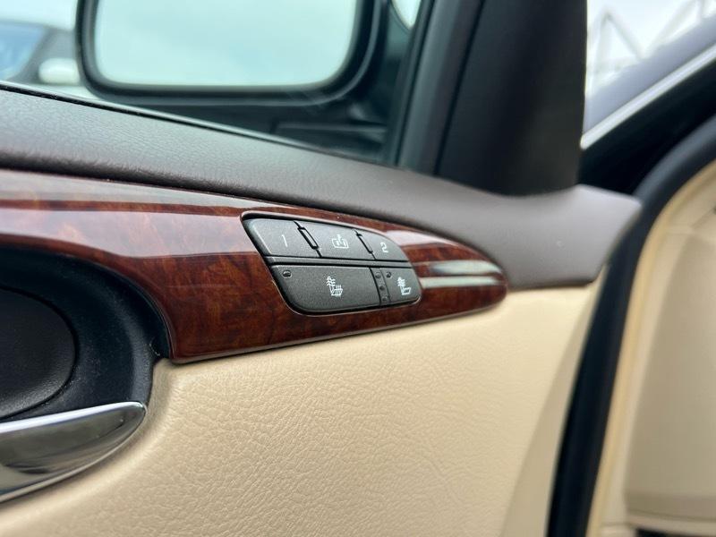 Buick Lucerne CXL 2011