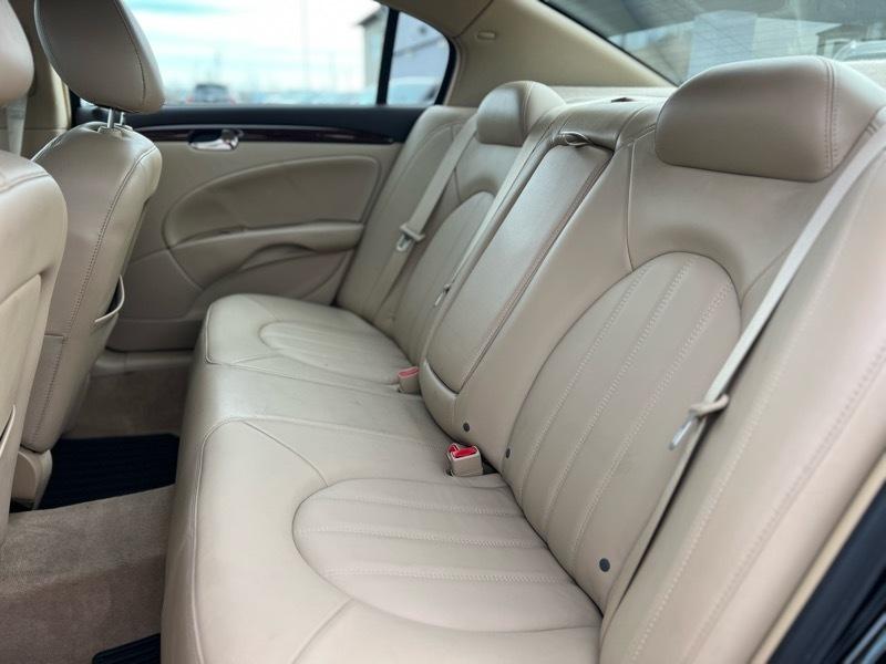 Buick Lucerne CXL 2011