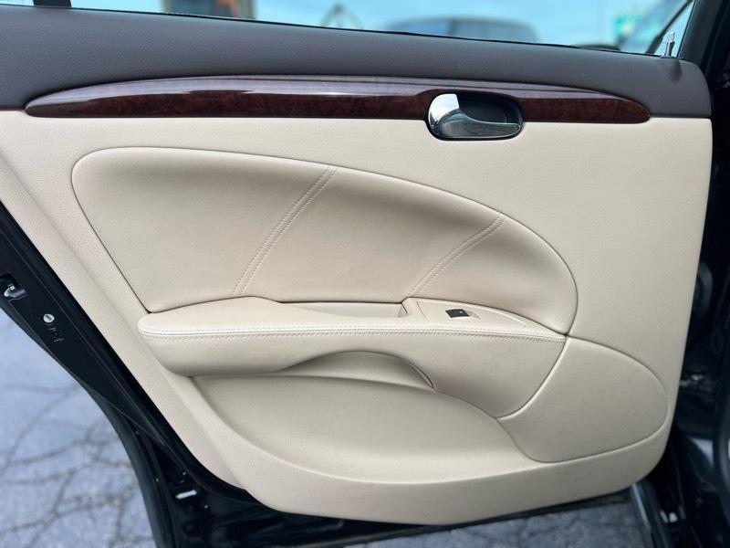 Buick Lucerne CXL 2011