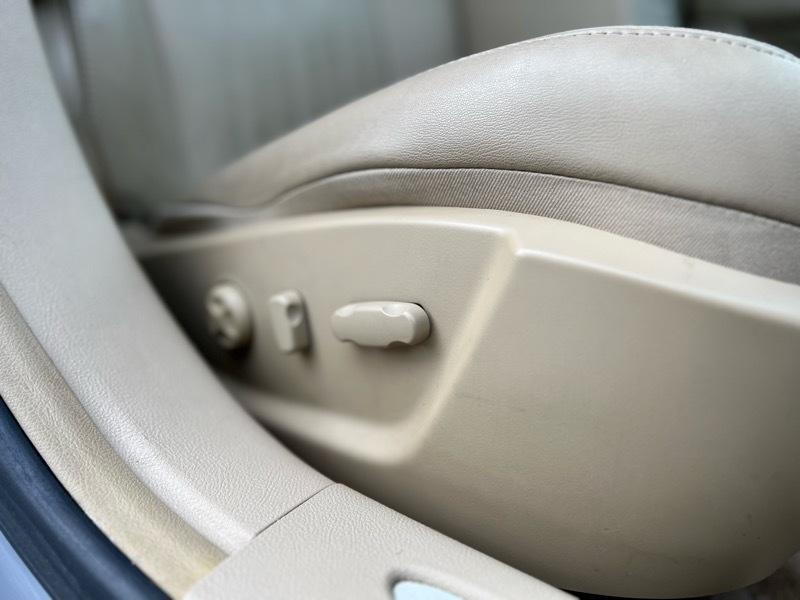 Buick Lucerne CXL 2011