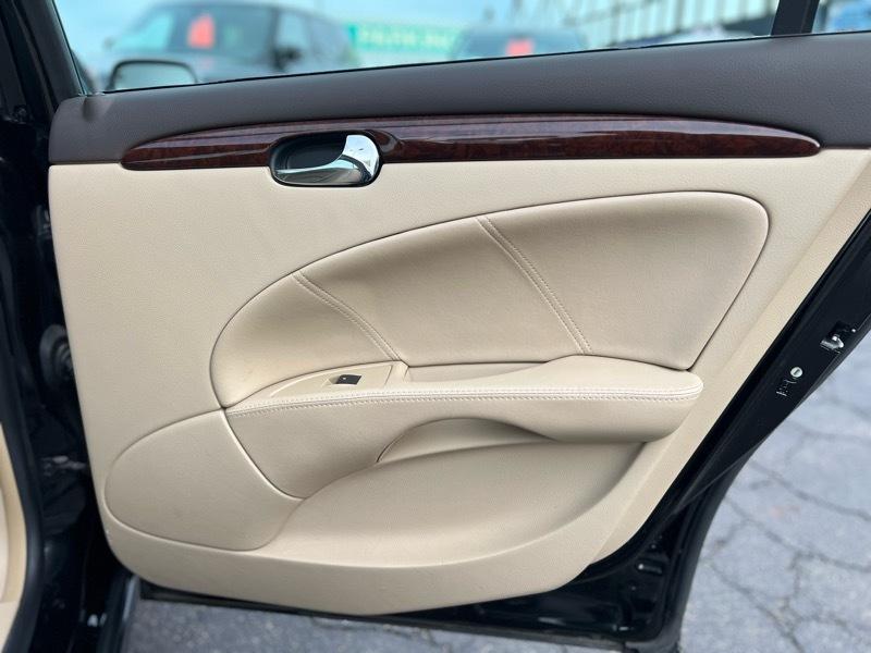 Buick Lucerne CXL 2011