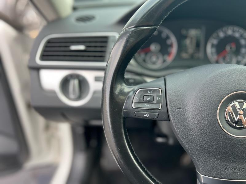 Volkswagen Passat  2012