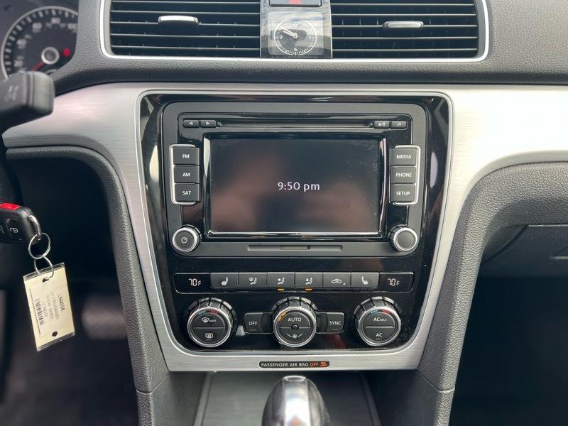 Volkswagen Passat  2012