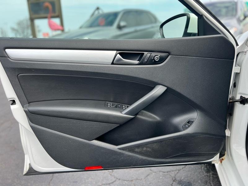 Volkswagen Passat  2012