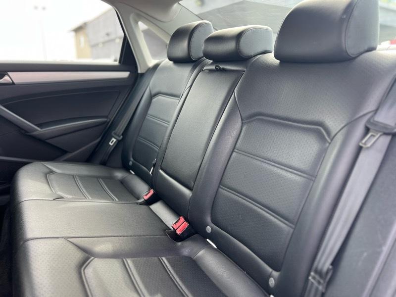 Volkswagen Passat  2012