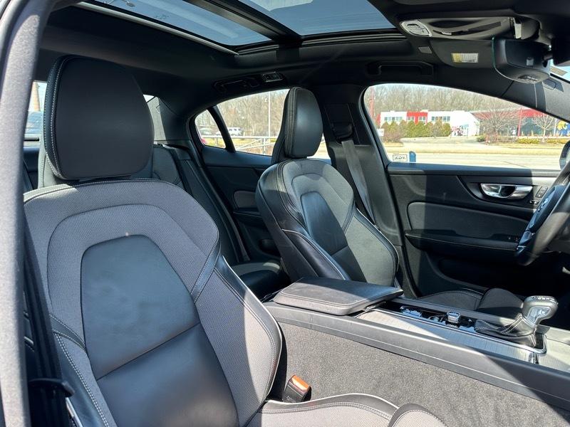 Volvo S60 T6 R-Design AWD 2021