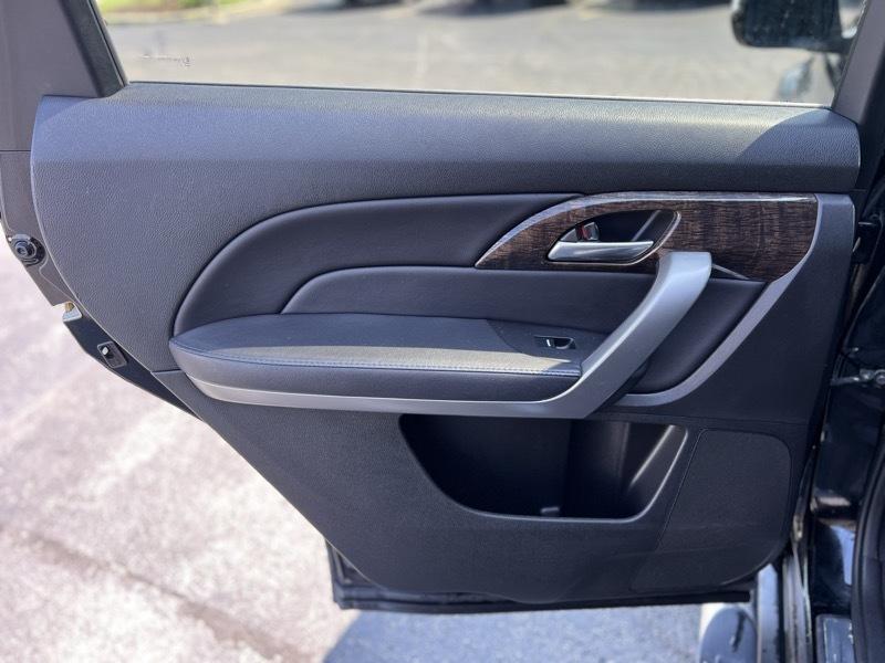 Acura MDX 6-Spd AT w/Tech Package 2012