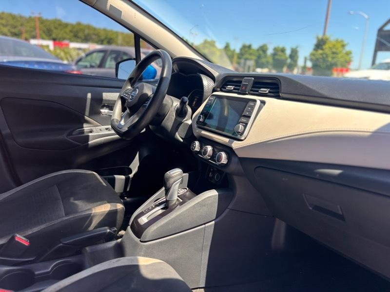 Nissan Versa SV 2021