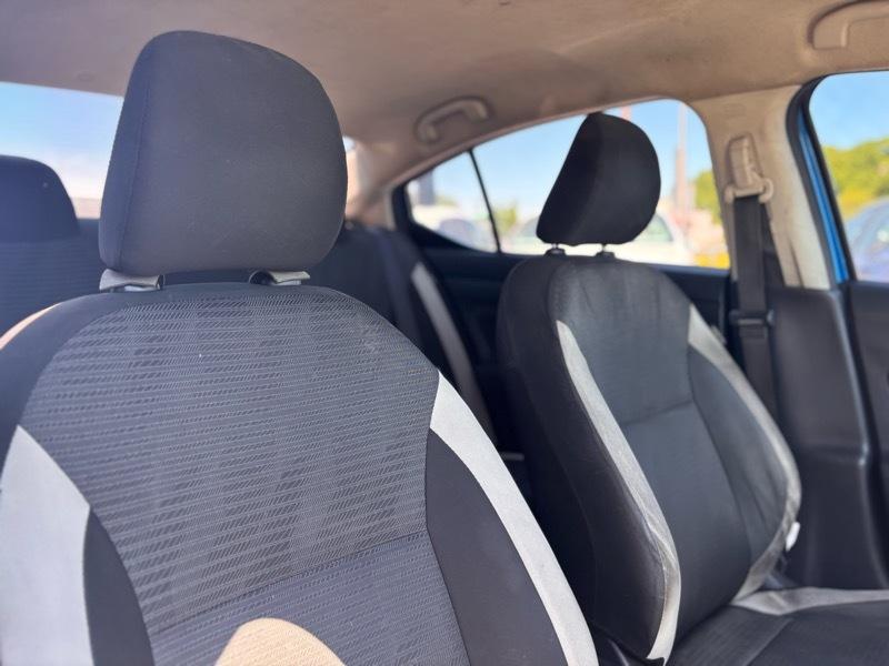 Nissan Versa SV 2021