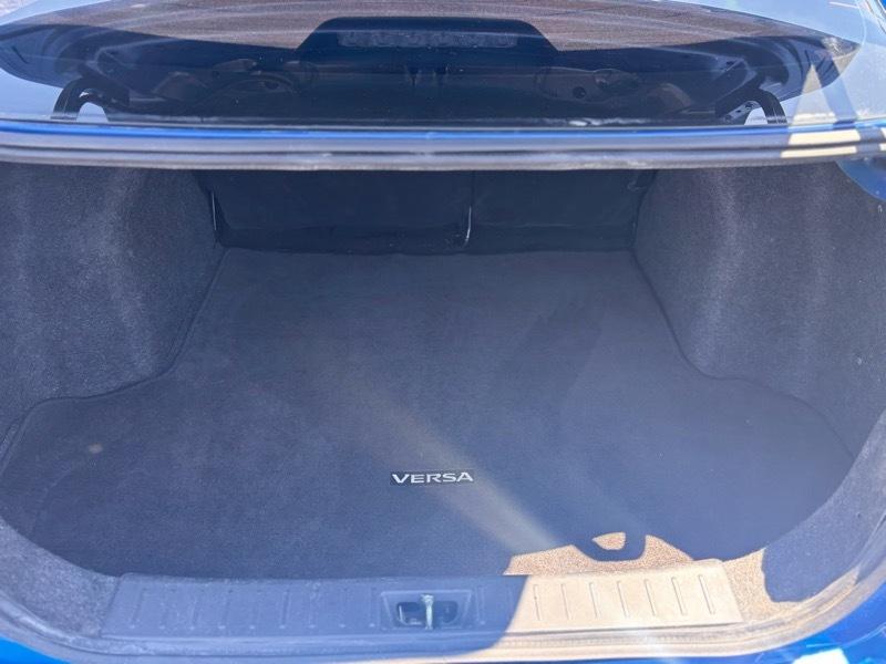 Nissan Versa SV 2021