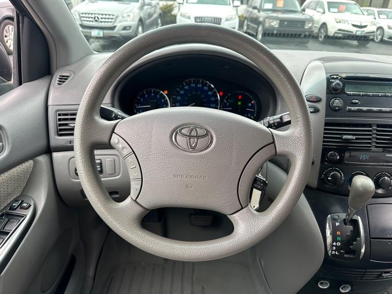 Toyota Sienna CE FWD 7 Passenger 2010