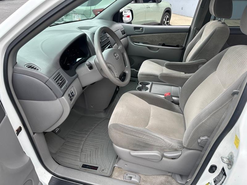 Toyota Sienna CE FWD 7 Passenger 2010