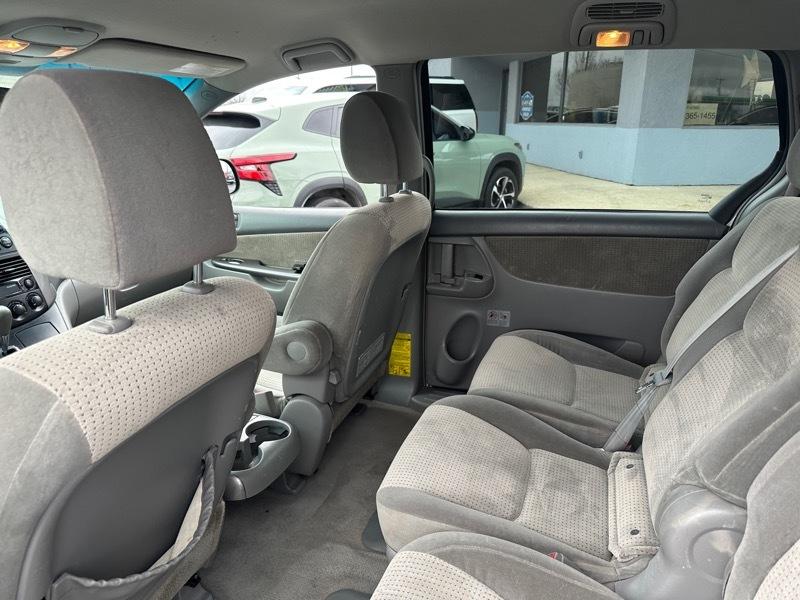 Toyota Sienna CE FWD 7 Passenger 2010