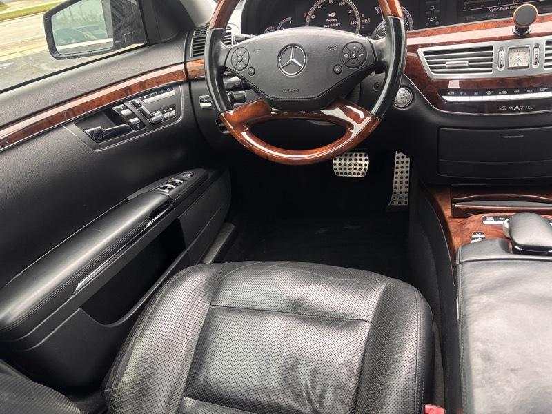 Mercedes-Benz S-Class S550 4-MATIC 2010