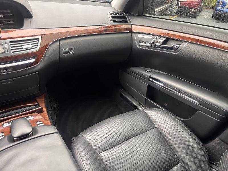 Mercedes-Benz S-Class S550 4-MATIC 2010