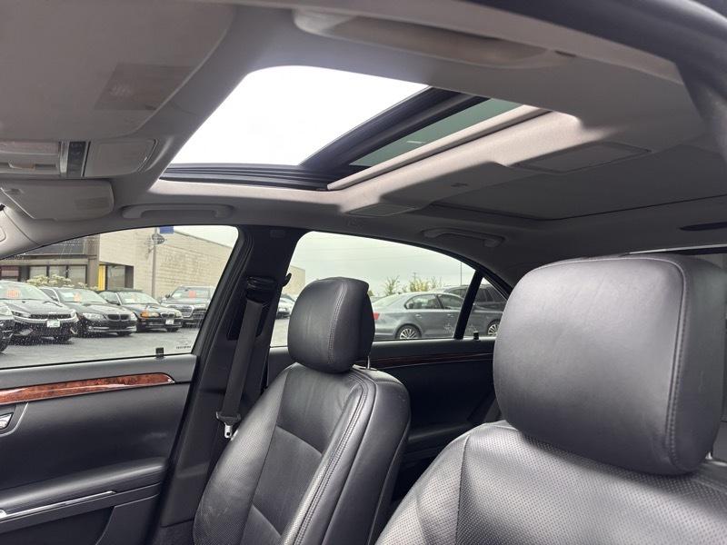 Mercedes-Benz S-Class S550 4-MATIC 2010