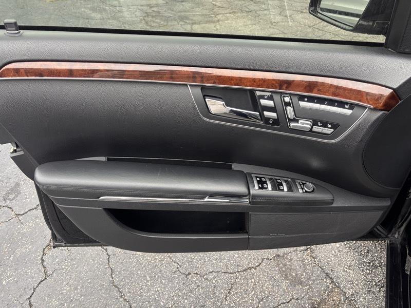 Mercedes-Benz S-Class S550 4-MATIC 2010