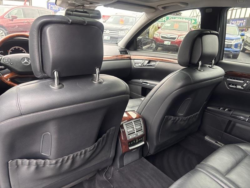 Mercedes-Benz S-Class S550 4-MATIC 2010