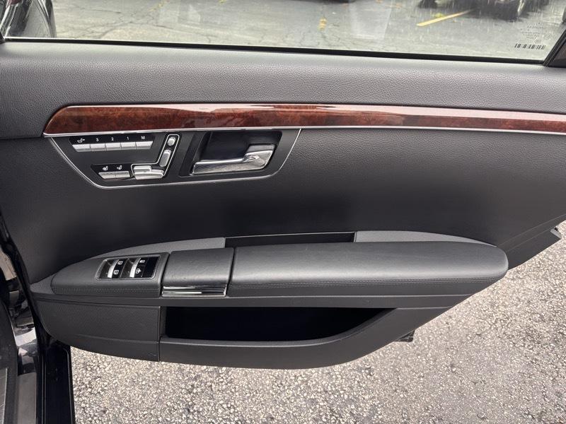 Mercedes-Benz S-Class S550 4-MATIC 2010