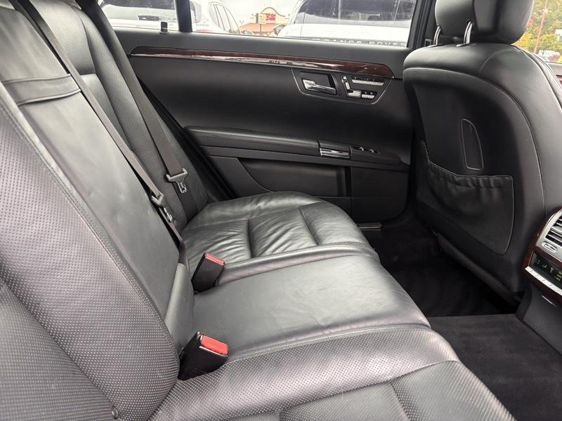 Mercedes-Benz S-Class S550 4-MATIC 2010