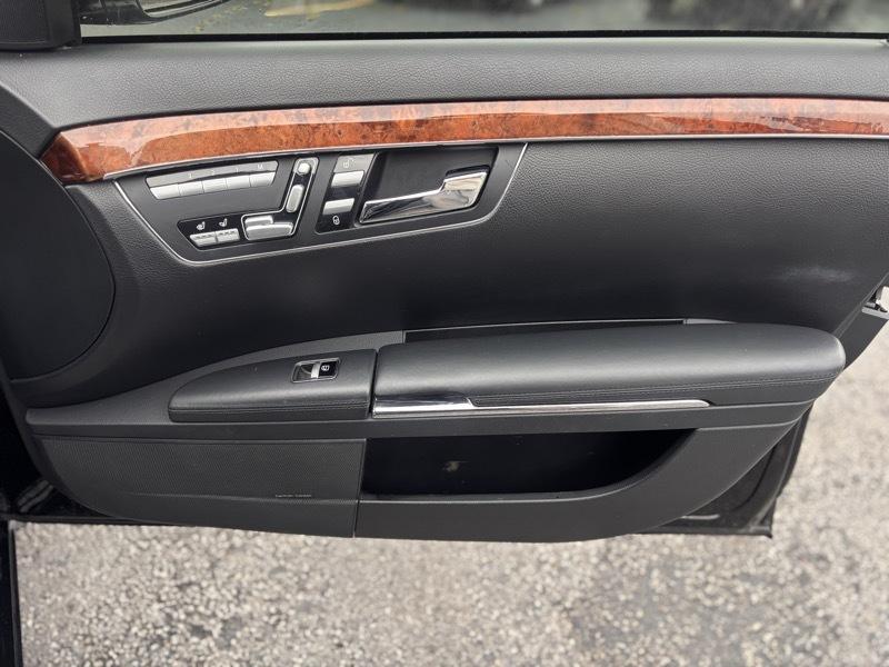 Mercedes-Benz S-Class S550 4-MATIC 2010