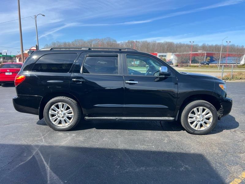 Toyota Sequoia Platinum 4WD FFV 2011
