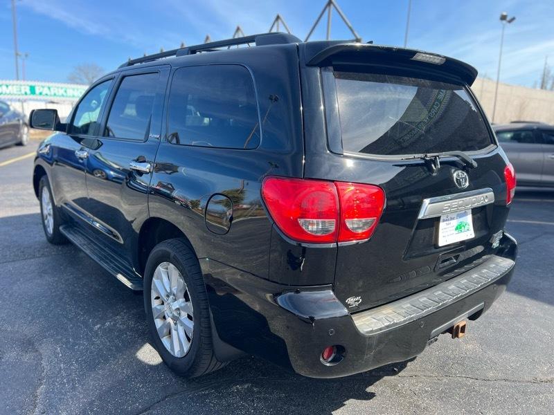Toyota Sequoia Platinum 4WD FFV 2011