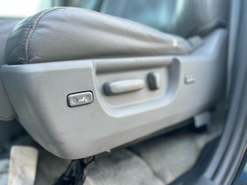 Toyota Sequoia Platinum 4WD FFV 2011